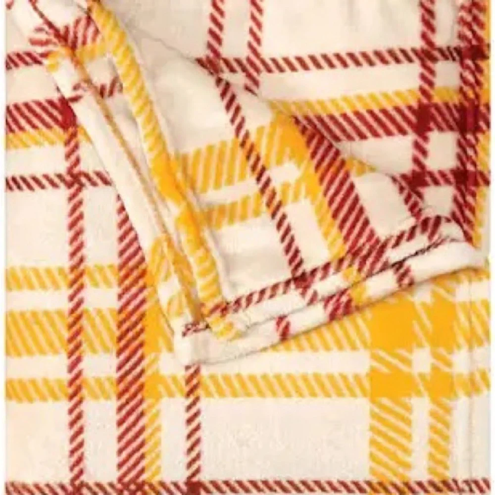 NWT Huntington Home Fall Flannel Throw/50 in by 60 in